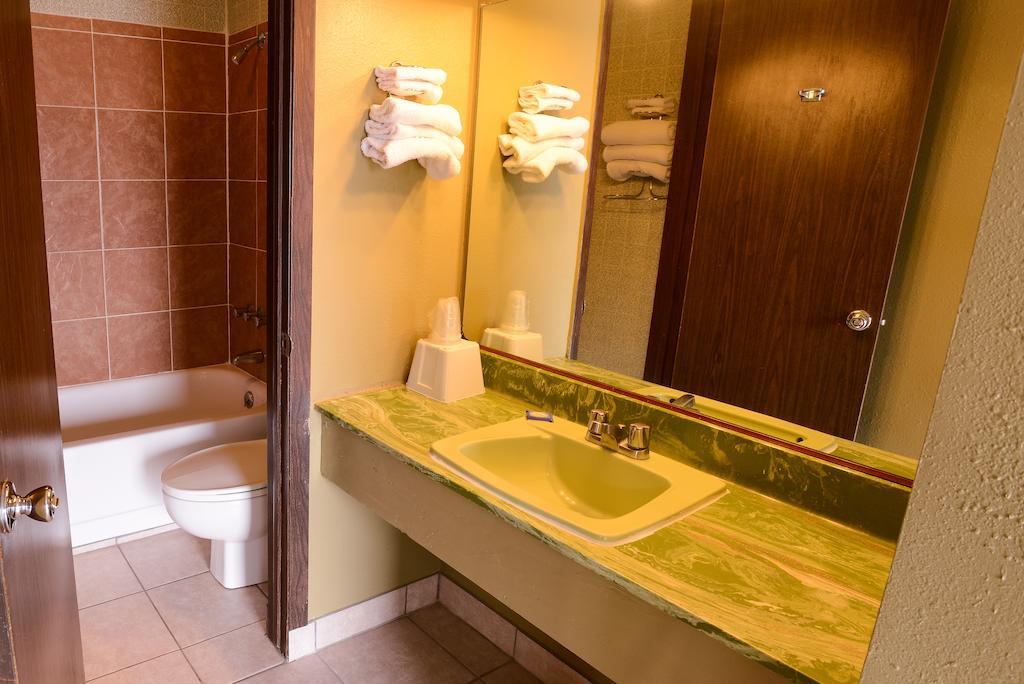 Burlington Inn エクステリア 写真