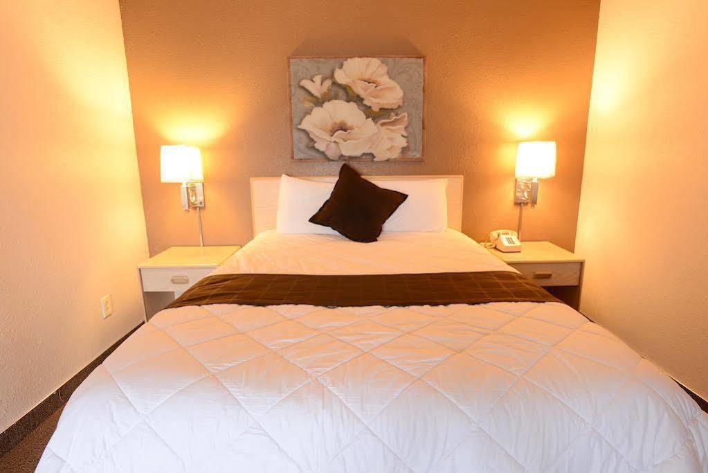 Burlington Inn エクステリア 写真